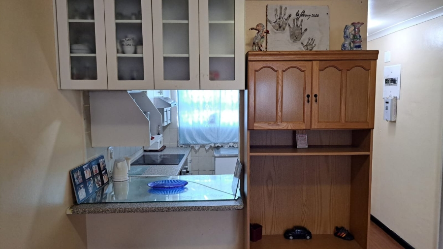 2 Bedroom Property for Sale in Grassy Park Western Cape
